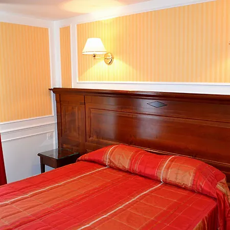 Hotel Touring Opera 3*