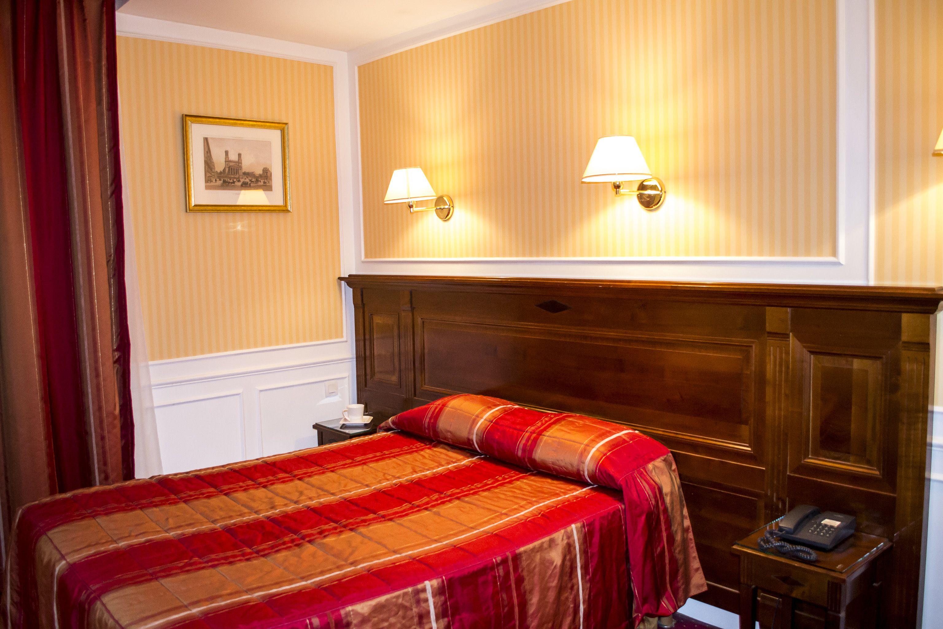 Hotel Touring Opera 3*